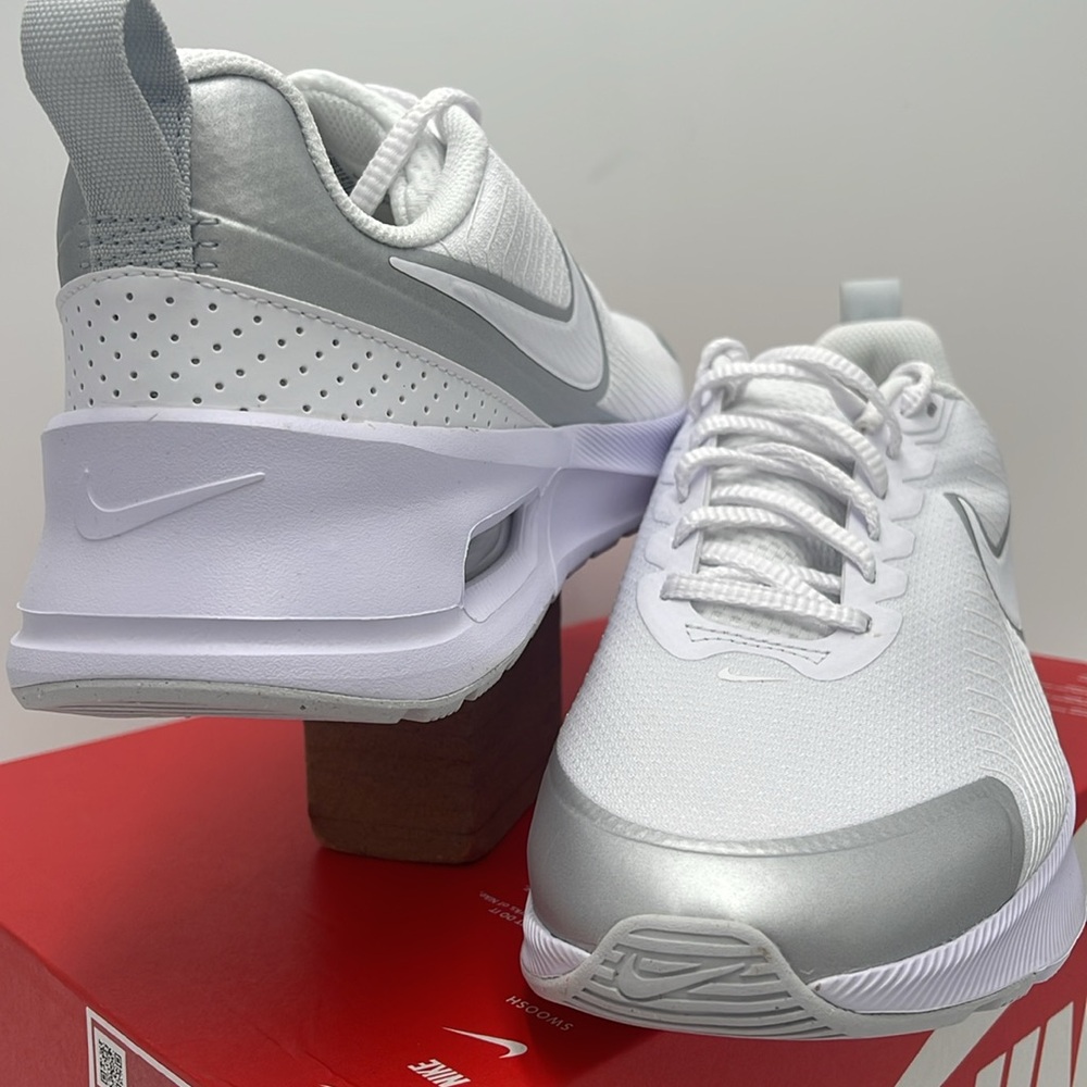 Nike WMNS Air Max Nuaxis
White/Pure Platinum/Metallic
Silver/White
HF1233-101 - Picture 10 of 16